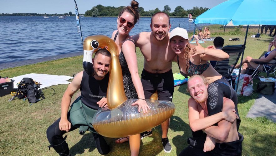 Wat betekent 200 bar voor jouw duikervaring? Ontdek alles over duikflessen, luchtdruk en hoe je veilig en comfortabel kunt duiken met de juiste uitrusting.