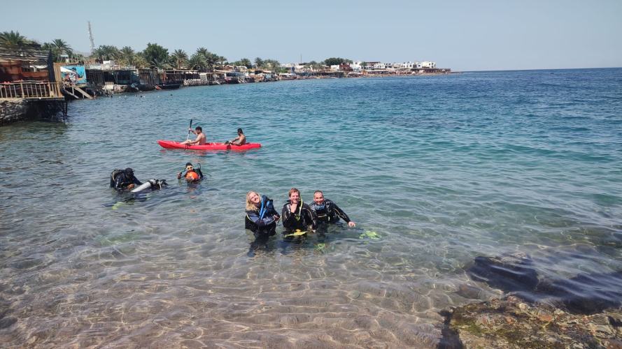 Boek jouw duikvakantie naar Dahab en ontdek de adembenemende onderwaterwereld van de Rode Zee. Perfect voor duikliefhebbers die op zoek zijn naar een avontuurlijke vakantie.